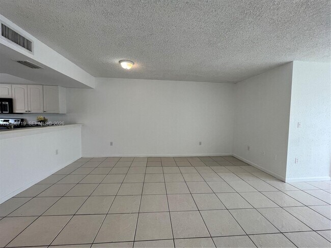 Photo - 895 Crystal Lake Dr