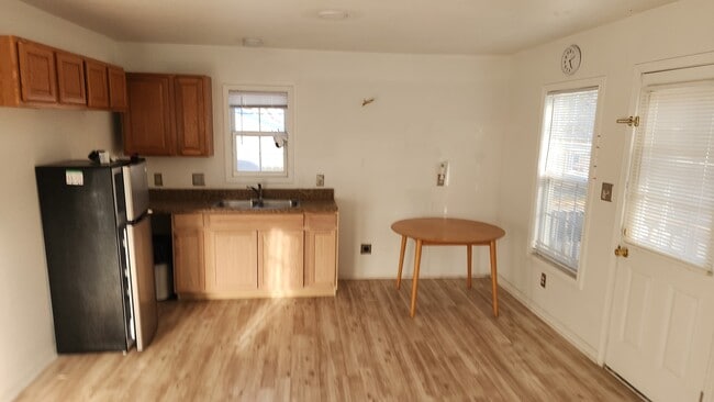 Photo - 832 W Eagle St