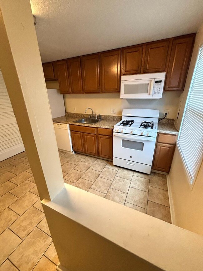 Photo - 1769 Village Green Dr