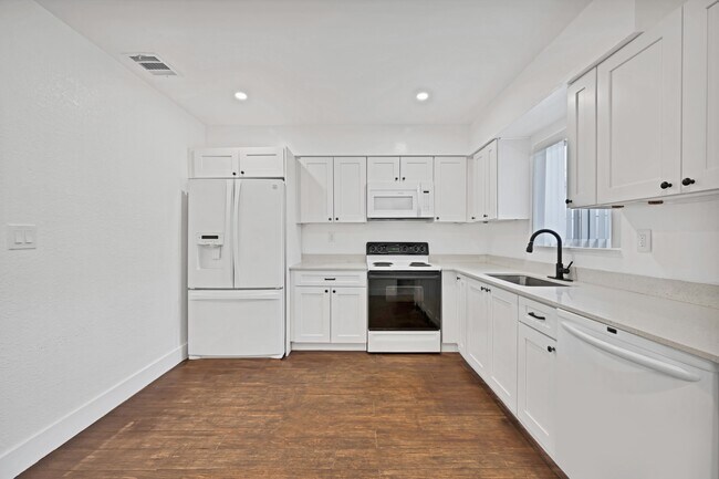 Building Photo - 238 SW 7th St