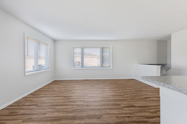 Photo - 915 Blair Cir