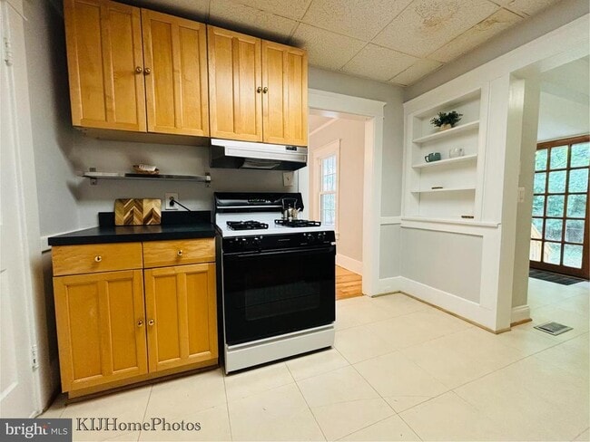 Photo - 7051 Eastern Ave NW