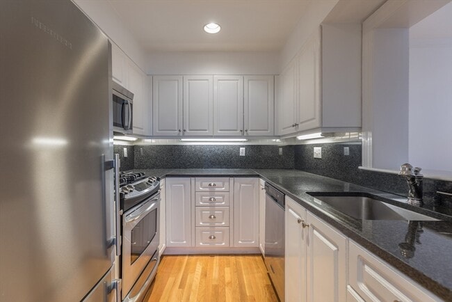 Photo - 88 Marlborough St Unit 1