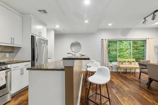 Photo - 503 Swanee Dr Unidad Apt 503