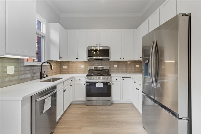 Photo - 839 W 14th Pl