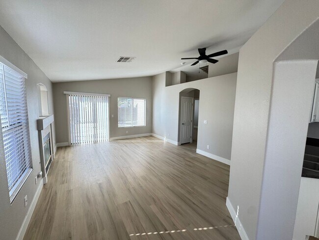 Building Photo - Bright & Stylish 2-Bedroom Home with Spaci...