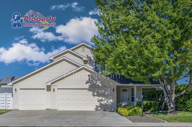 Photo - 1923 N Tyra Ave