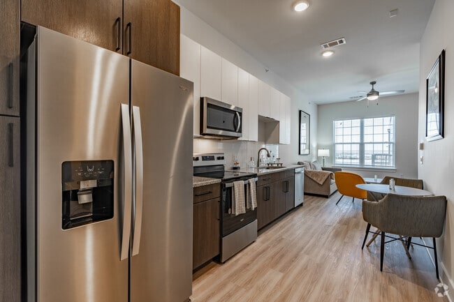 1BR, 1BA - 624SF