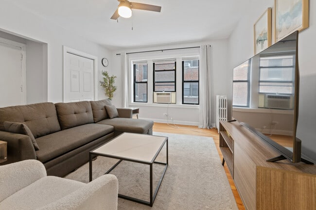 Photo - 6441 N Hamilton Ave Unit 1G