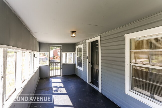 Photo - 2011 W 15th St