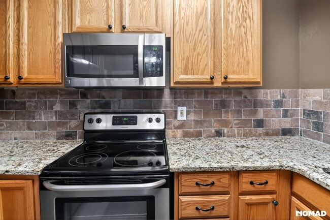 All new appliances, stainless steel newly remodel kitchen - 1089 S Walden Way Unidad 1089 S Walden Way #111