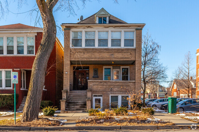 Building Photo - 128 S Austin Blvd Unit 1 Rental