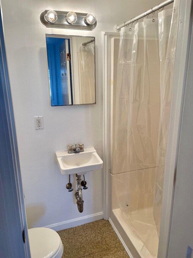 Photo - 1079 Beacon St