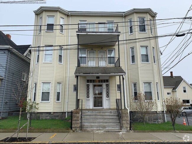 Building Photo - 15 Oakes St Unit 3R Rental