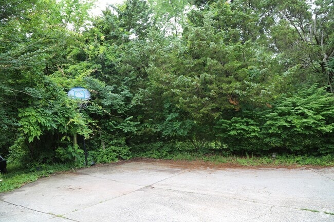 Building Photo - 12945 Pinecrest road Rental