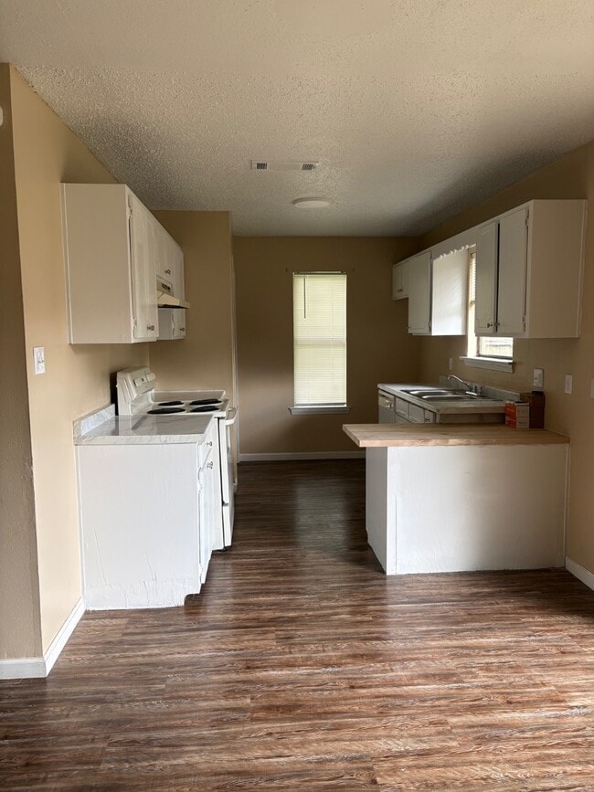 Photo - 1908 Meadowgreen Dr