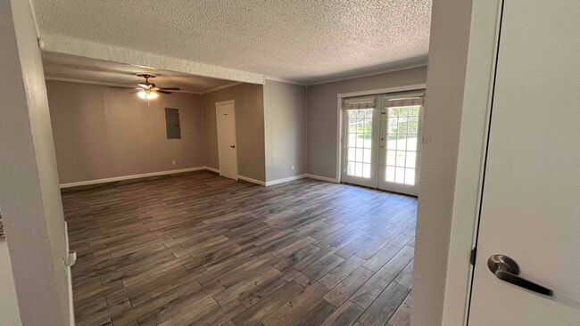 Photo - 1243 Saturn Dr