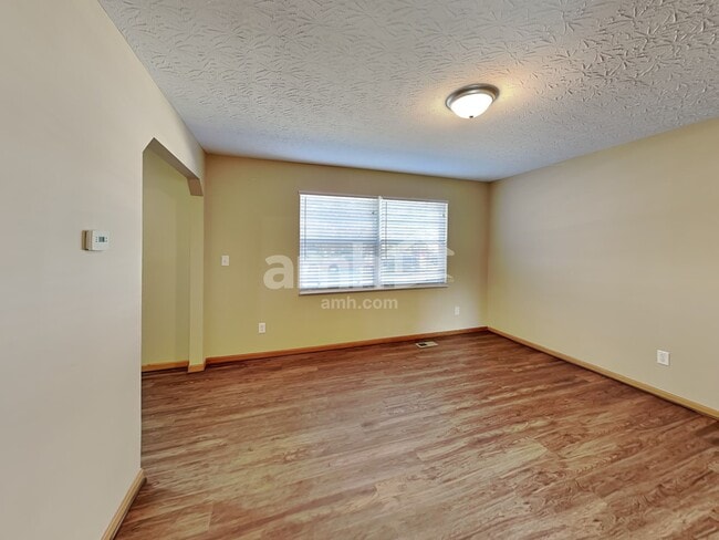 Photo - 55 Saddle Creek Ln