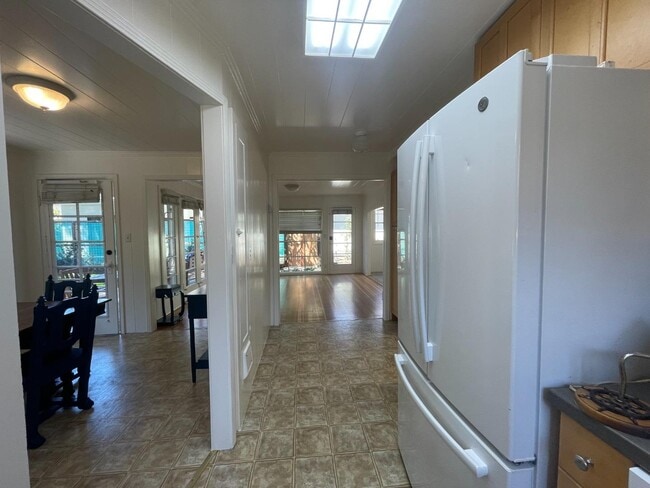 Photo - 501 Palmer Ln