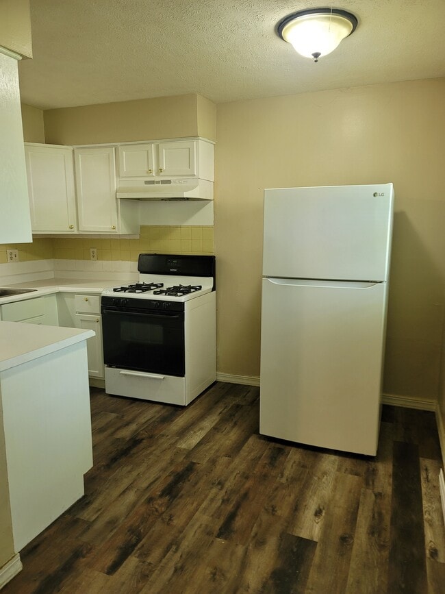 Photo - 105 College Park Ct