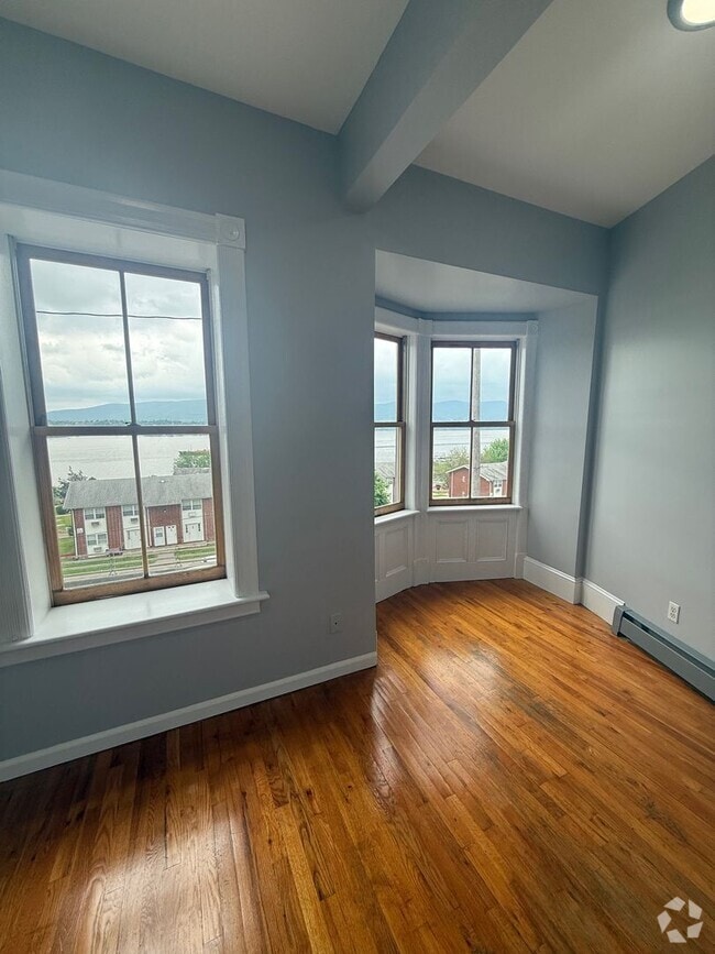 Building Photo - 109 Montgomery St Unit 2 Rental