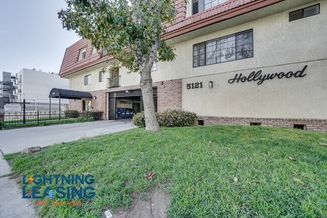 Building Photo - 5121 Klump Ave Unit 206