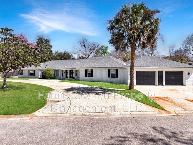 Photo - 23 Shadowmoss Pkwy