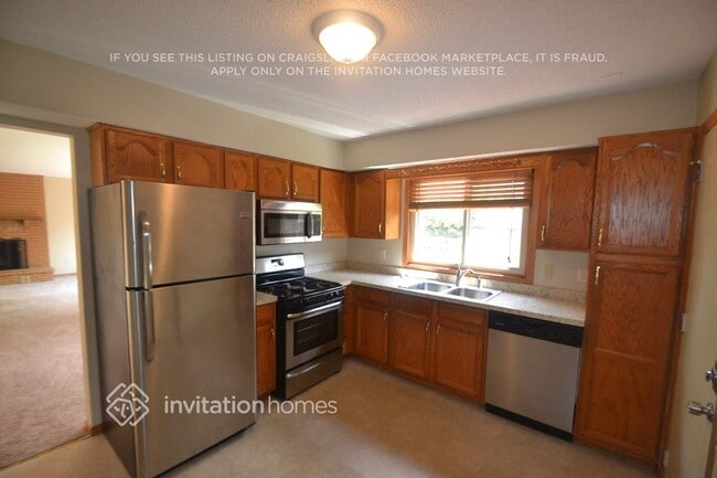 Photo - 7818 Hampshire Cir N