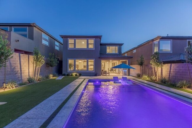 Building Photo - Luxury Henderson Retreat with Private Pool & Loft
