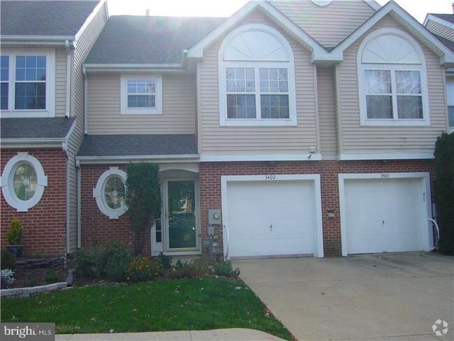 Building Photo - 3402 S Carriage Ct Rental