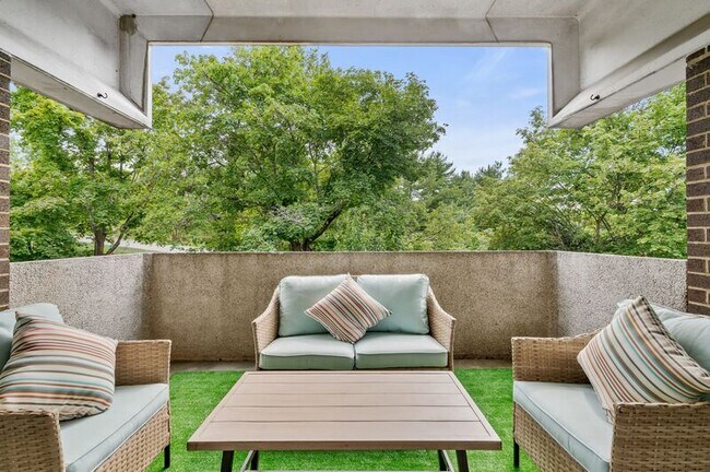 Photo - 2403 Charlemagne Cir