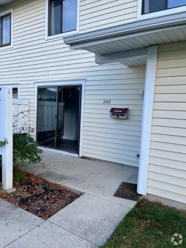 Building Photo - 220 N Waterford Dr Rental
