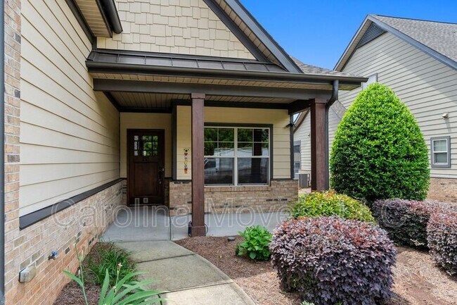 Photo - 213 Bell Heather Ln