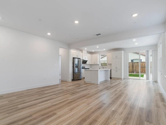Photo - 8333 Kyler Rd