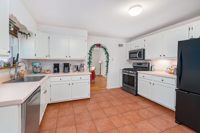 Photo - 128 Murrayhill Ave