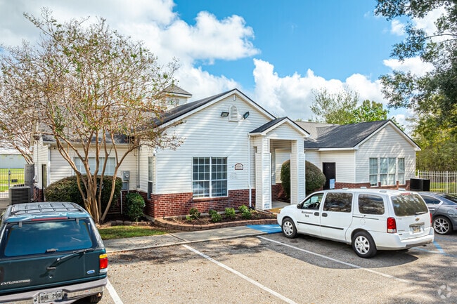 Leasing Office