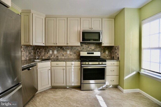 Photo - 442 Atlanta Court