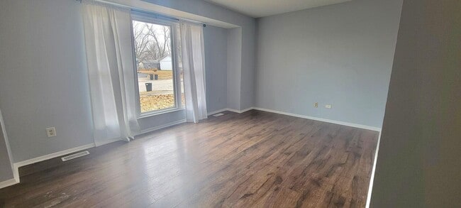 Photo - 4 Bedroom 1.5 bath in Argenta Oreana School District!