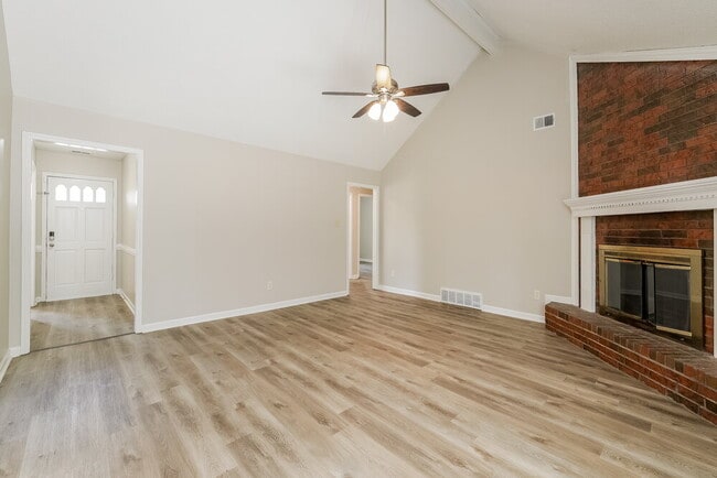 Photo - 488 Mysen Dr