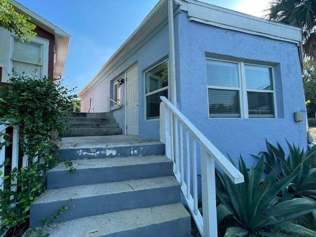 Photo - 1316 E Gore St Apartment Unit E