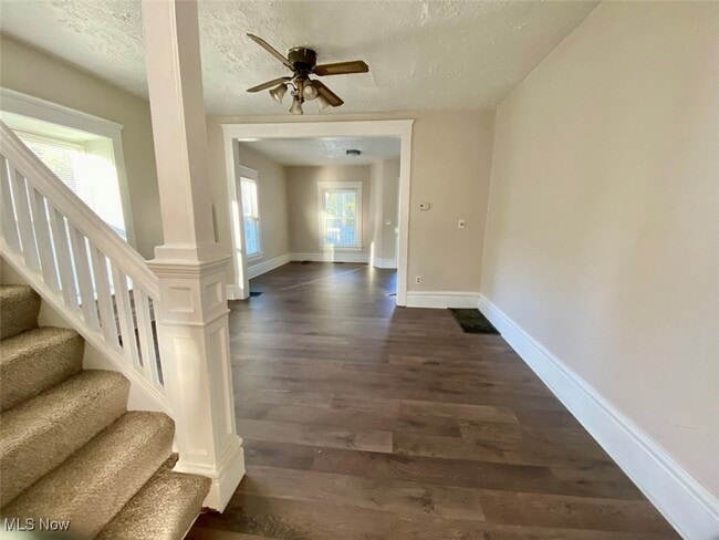 Photo - 581 Schiller Ave Unidad 1