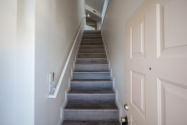 Photo - 8555 W Russell Rd