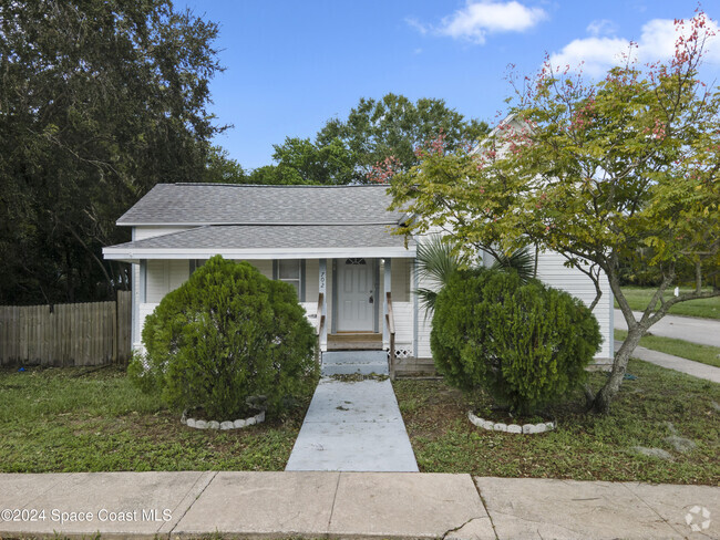 Building Photo - 702 Palmetto St Rental