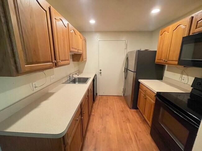 Photo - 8 Post Oak Ln Unit Bright and sunny 2 bedroom 2 bath