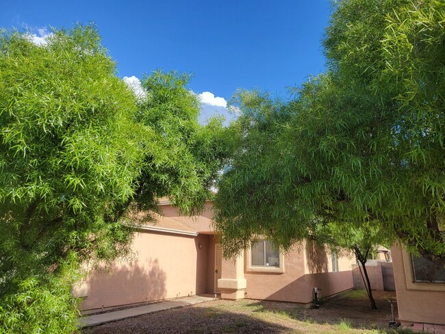 3 bedroom, 2 bath with 2 car garage - 3 bedroom, 2 bath with 2 car garage Casa