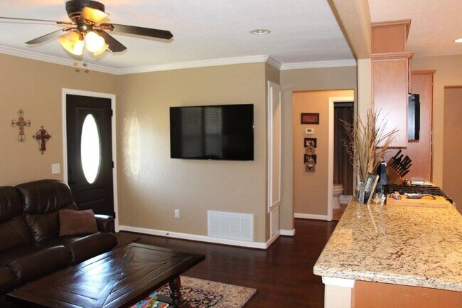 Photo - 121 Mackeral St