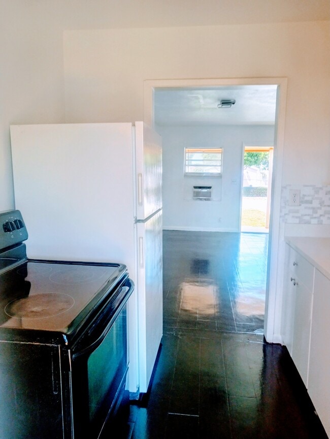 Photo - 131 NW 14th Ave Unit 131