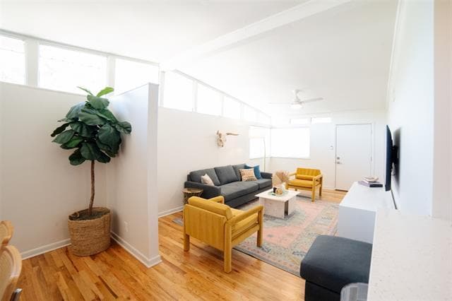 Photo - 3259 Binyon St