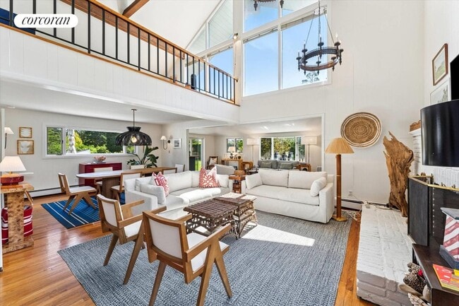 Photo - 18 Quogo Neck Ln