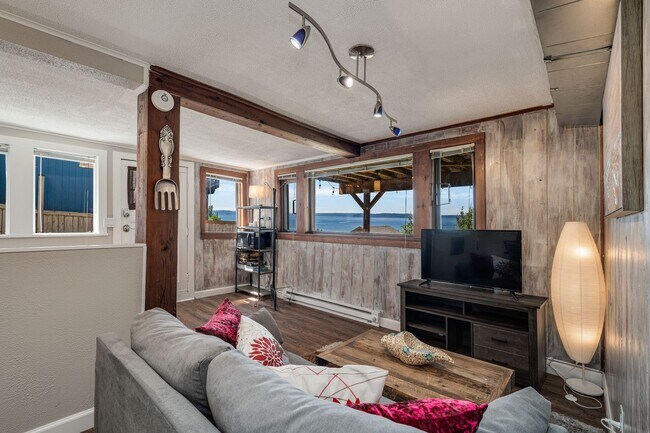 Photo - Ocean view 1 bedroom bottom floor unit clo...